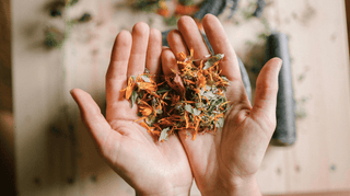 Lær at tyde hudens sprog bag rødme, akne og tørhed